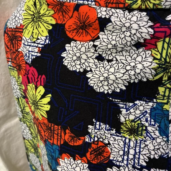 LuLaRoe Multicolor Floral Leggings - Picture 3 of 4